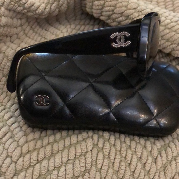 Auth Chanel Thick Black Frames Sunglasses, silver CC on arms w/ case, box & bag - Picture 3 of 13